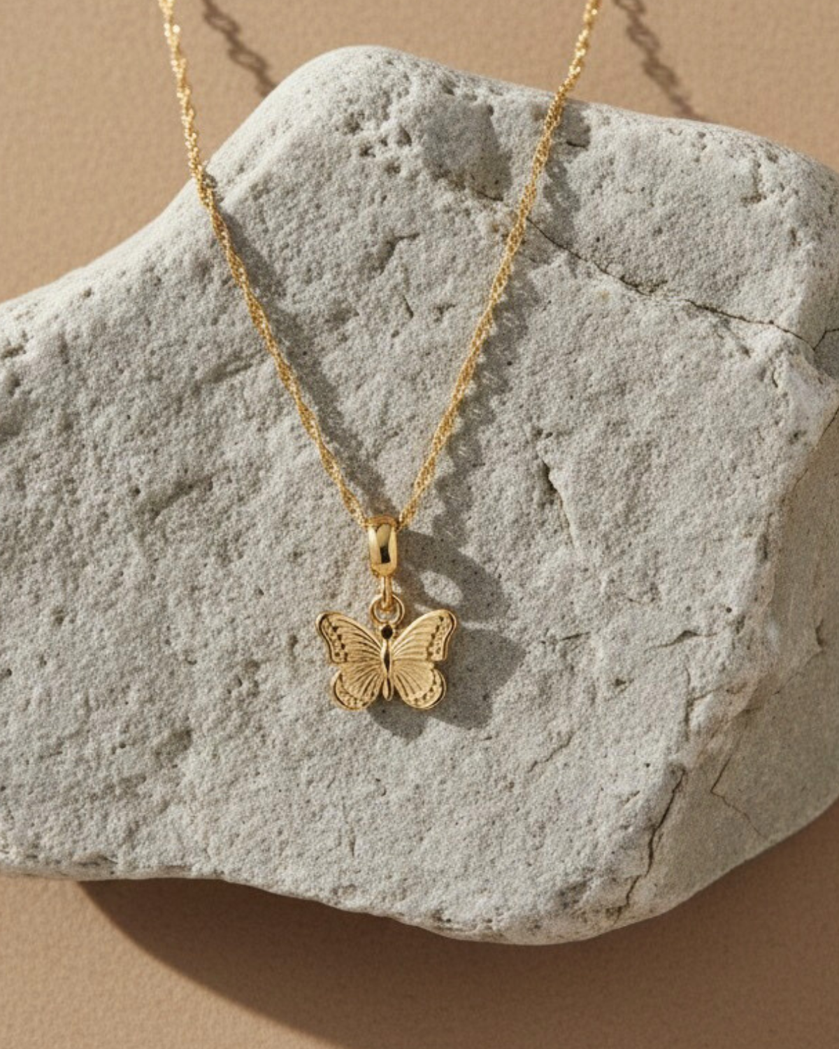 Aurrazzure mariposa necklace