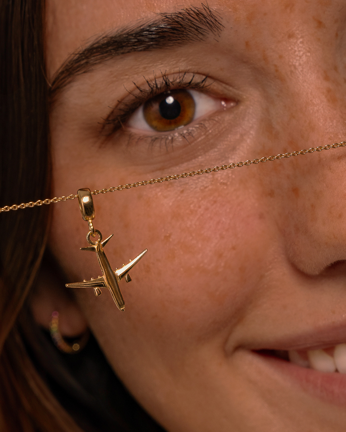 collar mapa mundo dorado avión viajes para mujer de aurazzure